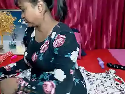indian_glitter live XXX chat
