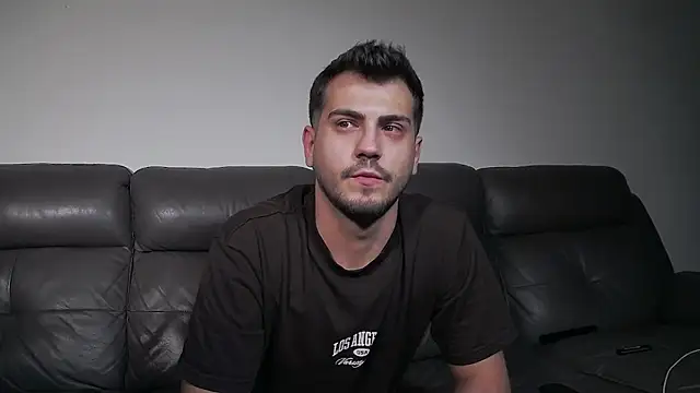 CrazyDom1 Adlı Modelin Canlı XXX Sohbeti