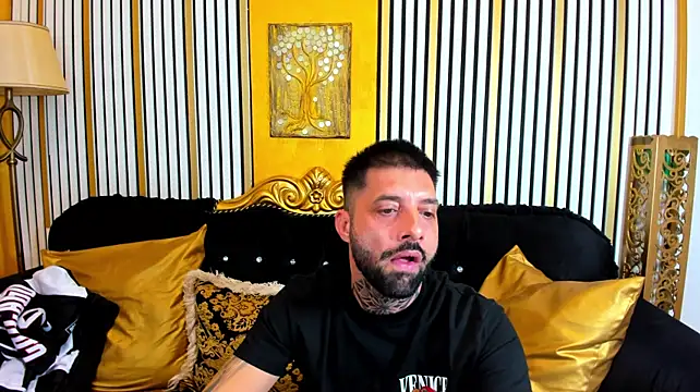 XXX chat uživo modela TommyDum