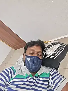 XXX chat uživo modela Nilanlove