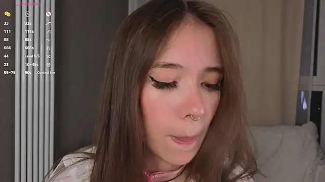 Chatroom XXX en direct de tinyanie