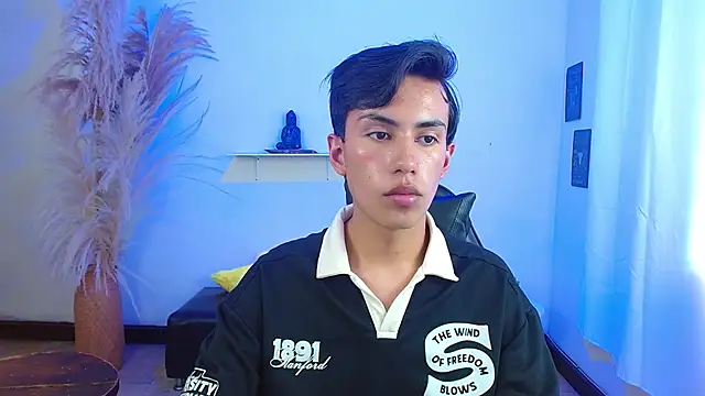 angelocum18 网络视讯表演