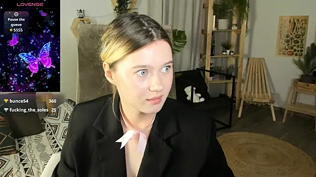 XXX chat uživo modela CelestineMauriac