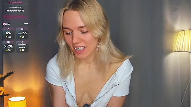 DianeHonnette's Live XXX Chat