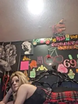 DaddyAndSplashQueen Chat XXX in diretta