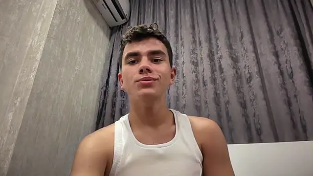 Just_Max02 Live XXX-Chat