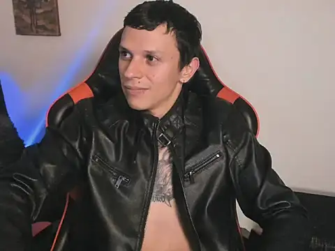 Masterdave7 élő XXX-chatje