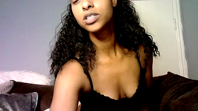 Hazel_Dollxx 现场XXX聊天