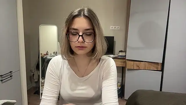 AnnaVelvetFire's Live XXX Chat