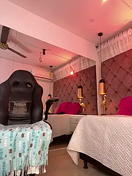 Czat XXX na żywo – Auri__