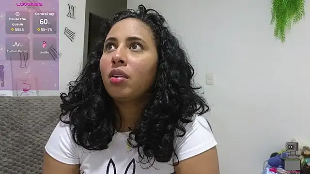 Chat +18 de Valery__lovex ao vivo
