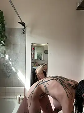 GennaJames élő XXX-chatje