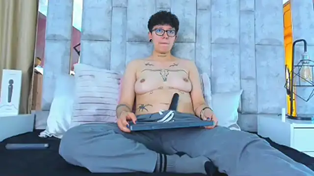 alex_noa live XXX chat