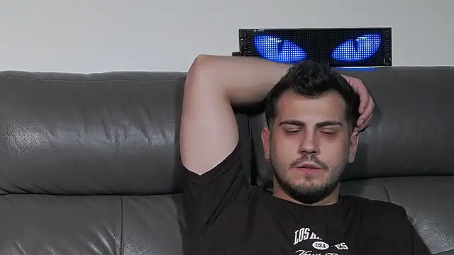 CrazyDom1 Chat XXX live