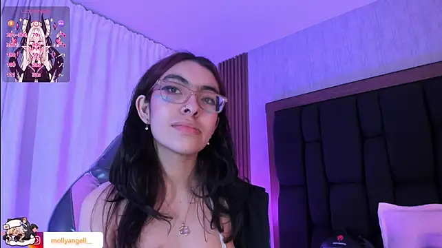 צ'אט XXX בשידור חי של Molly_A
