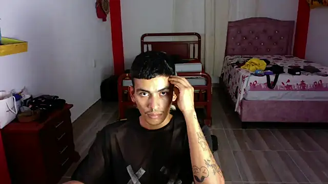 sorry-mom69's Live XXX Chat