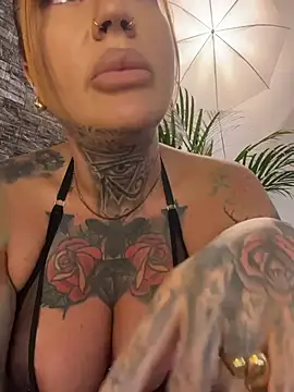krysstal003's Live XXX Chat