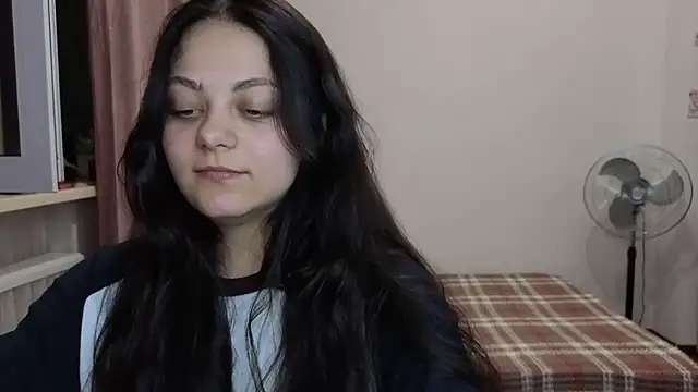 צ'אט XXX בשידור חי של _Mikky_lil_