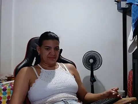 Adriana_0312 – Live XXX-chat