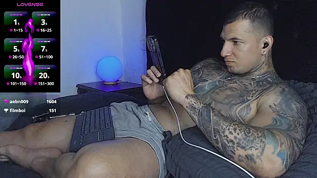 XXX chat uživo modela Shane_Clay