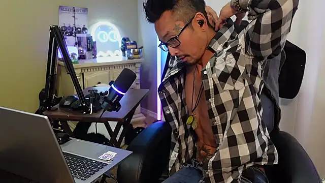 Ghost11_11's Live XXX Chat