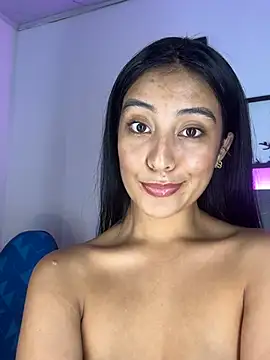 Jenifer_Lux Adlı Modelin Canlı XXX Sohbeti