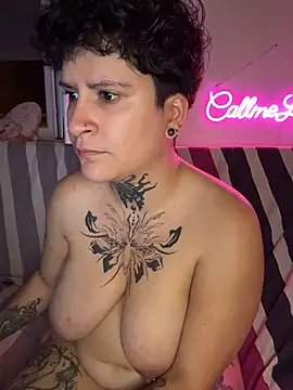 callmelouve's Live XXX Chat
