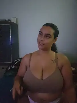 cinnaminnie's Live XXX Chat
