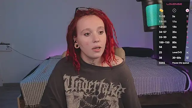 The_Full_Red_Moon's Live XXX Chat