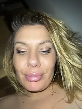 KrisKkiki Live XXX-Chat