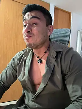 Chris_Clarck live XXX chat