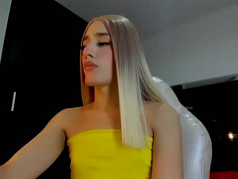 Miranda_bigcock3's Live XXX Chat