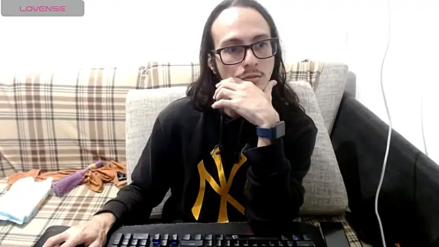 Chatroom XXX en direct de cholitohermoso