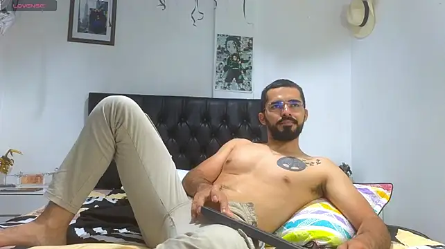 XXX chat uživo modela Massimoo_07