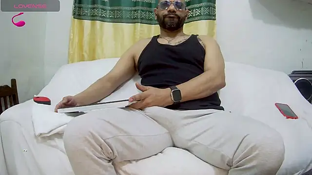 צ'אט XXX בשידור חי של bruce_bigg