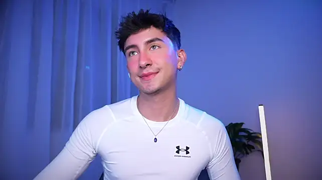 צ'אט XXX בשידור חי של sweettaaron01