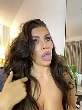 CelineReysn Webbikameraesitys