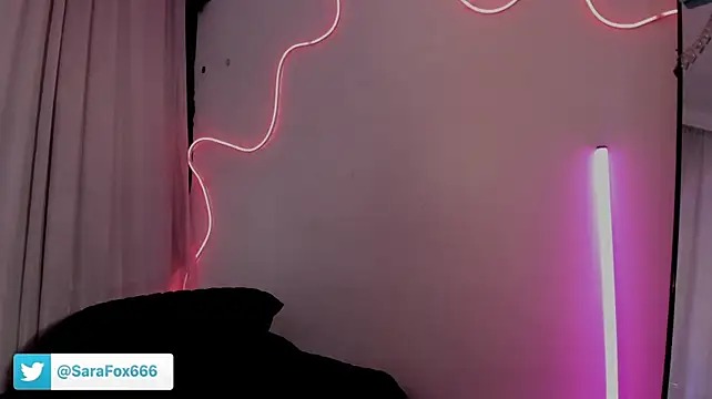 Sara_Foxx1 Live XXX-Chat