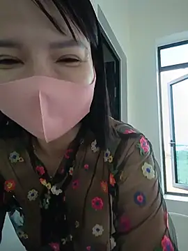 Emma_Linh élő XXX-chatje