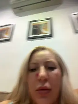 Juuhschmitt Chat XXX in diretta