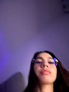 XXX chat uživo modela Eveliin_ruiz