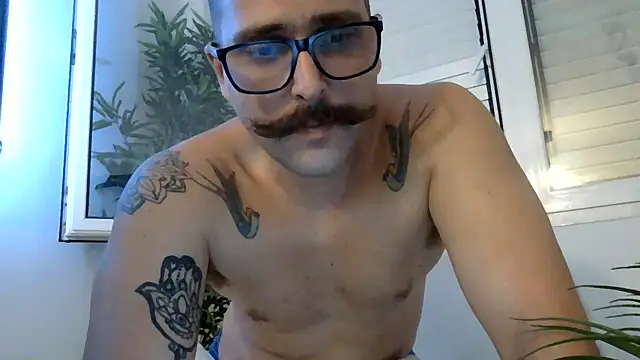 XXX chat uživo modela yanick931