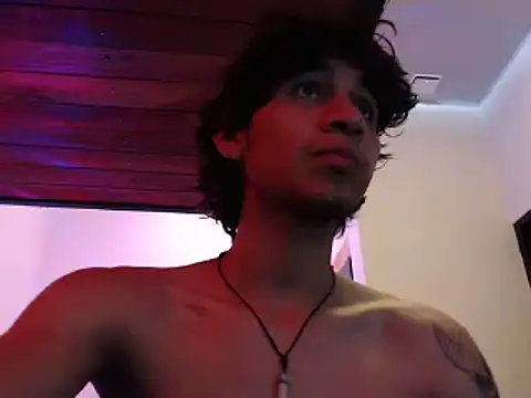 XXX chat uživo modela ElliotAzert