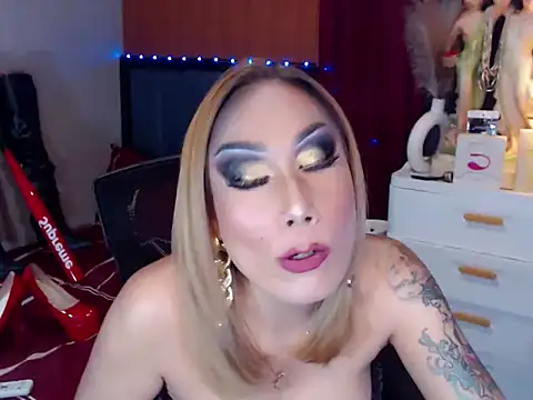 Allysonevanns Chat XXX live
