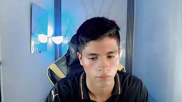 Chat +18 de Ascii_one ao vivo