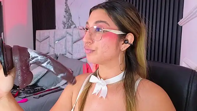GabrielakassiのライブXXXチャット