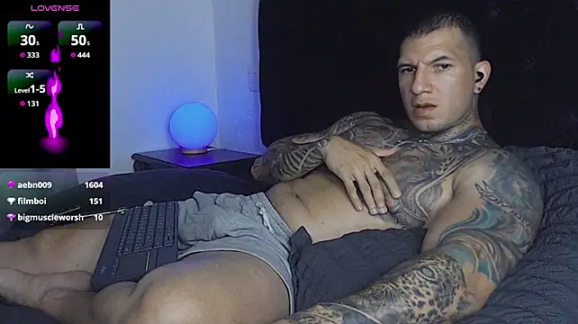 Shane_Clay লাইভ XXX চ্যাট