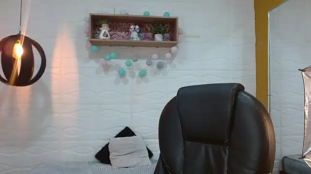 XXX chat uživo modela jac_cox