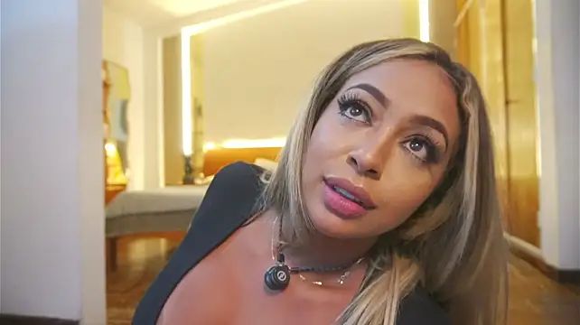 Chat +18 de charlottelover21 ao vivo