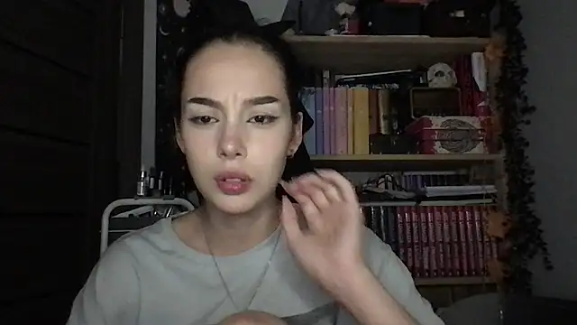 Chat +18 de Yuna5343 ao vivo